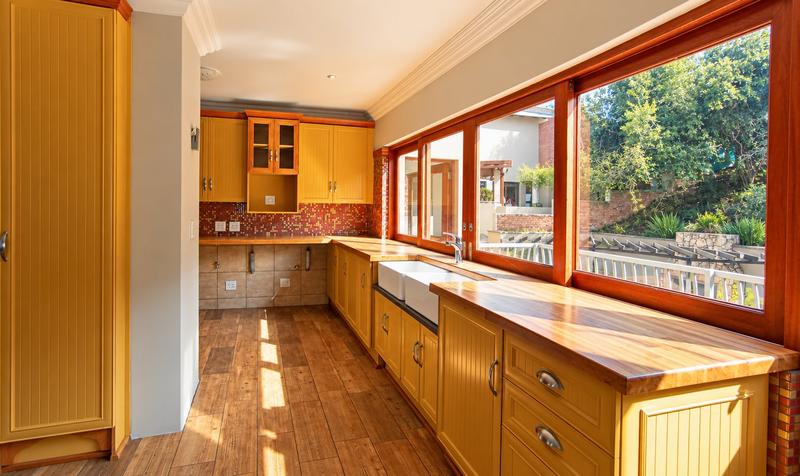 5 Bedroom Property for Sale in Xanadu North West